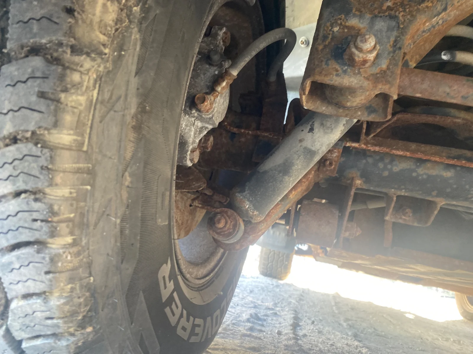Foto de BRAZO SUSPENSION TRASERO IZQUIERDO SSANGYONG KORANDO 2.9 Turbodiesel CAT (120 CV / 88 KW)