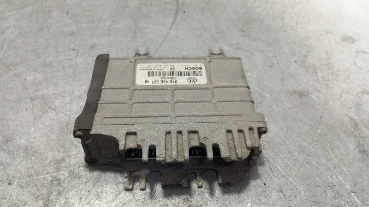 Foto de CENTRALITA MOTOR UCE VOLKSWAGEN POLO III CLASSIC (6V2) 1.4 (60 CV / 44 KW) referencia 030906027AA