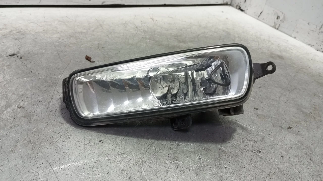 Foto de FARO ANTINIEBLA IZQUIERDO FORD FOCUS BERLINA (CEW) 1.0 EcoBoost CAT (125 CV / 92 KW) referencia F1EB15A255AB