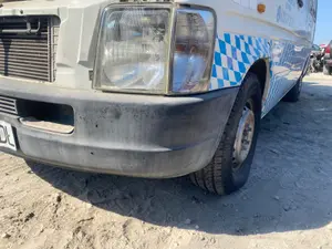 Foto de PARAGOLPES DELANTERO VOLKSWAGEN LT FURGÓN/COMBI 2.5 TDI (109 CV / 80 KW) foto 2