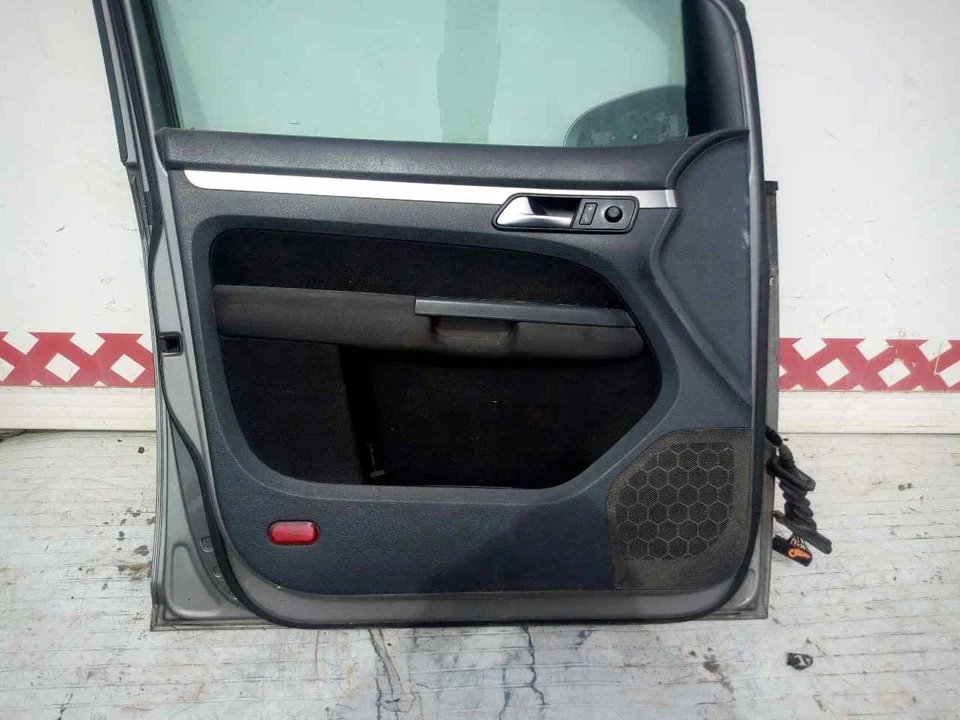 Foto de GUARNECIDO PUERTA DELANTERA IZQUIERDA VOLKSWAGEN TOURAN (1T2) 1.9 TDI (105 CV / 77 KW)