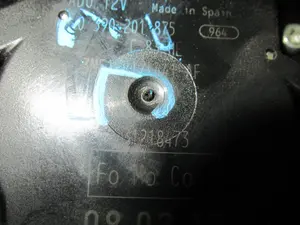 Foto de MOTOR LIMPIA TRASERO FORD FOCUS BERLINA (CB4) 1.6 16V CAT (101 CV / 74 KW) referencia 31218473 foto 3