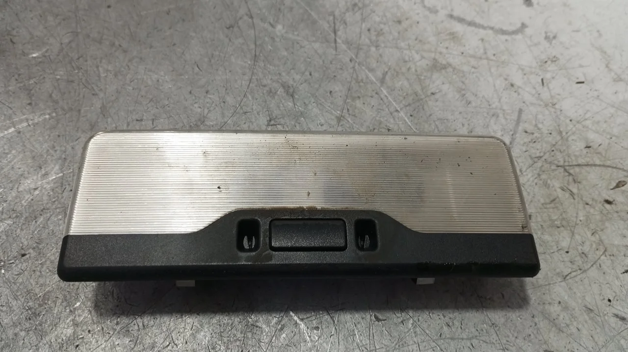 Foto de LUZ INTERIOR BMW SERIE 3 BERLINA (E46) 2.0 16V Diesel CAT (136 CV / 100 KW) referencia 8364928