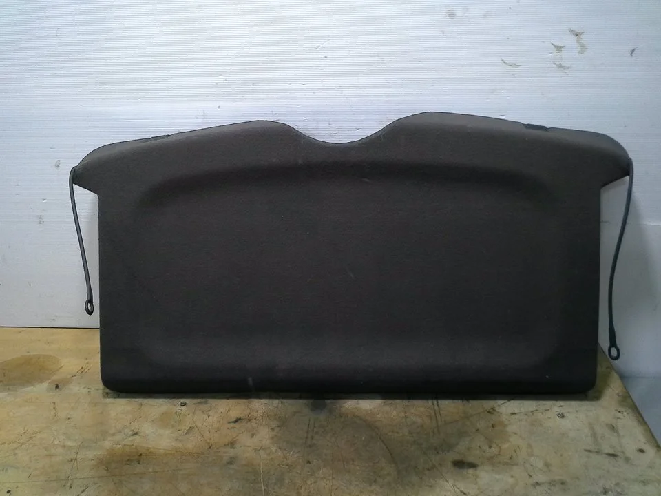 Foto de BANDEJA TRASERA OPEL CORSA C 1.2 16V CAT (Z 12 XE / LW4) (75 CV / 55 KW) referencia 09115241