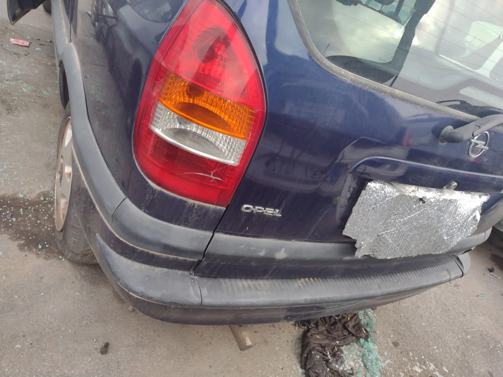 Foto de PARAGOLPES TRASERO OPEL ZAFIRA A 2.0 DTI (101 CV / 74 KW)