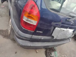 Foto de PARAGOLPES TRASERO OPEL ZAFIRA A 2.0 DTI (101 CV / 74 KW)