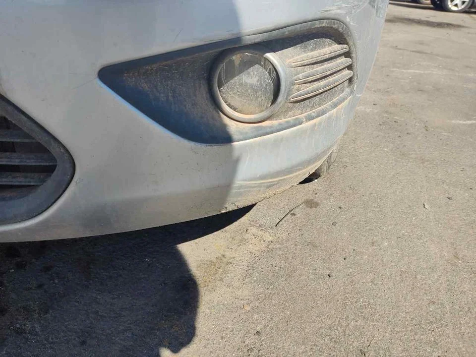 Foto de FARO ANTINIEBLA IZQUIERDO FORD FOCUS II '0 II (1.6 (90 CV / 66 KW) diesel) referencia 89210094