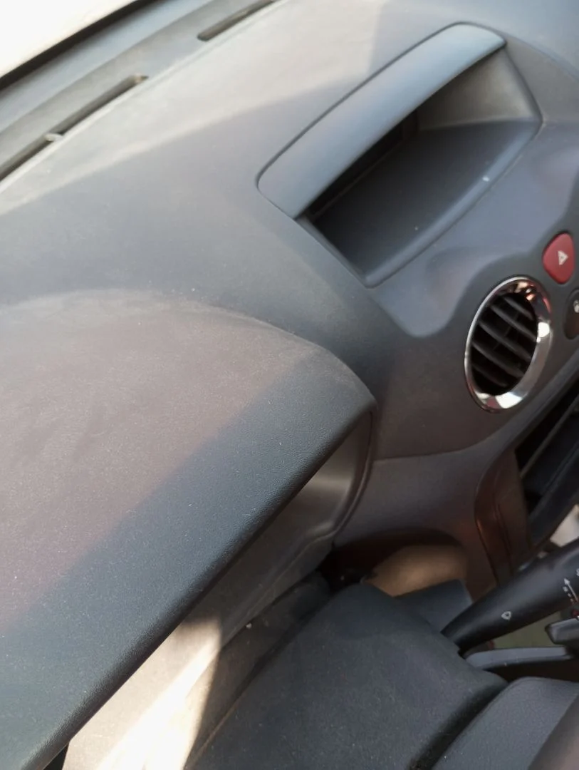 Foto de CONSOLA CENTRAL CITROEN C2 1.4 (73 CV / 54 KW)