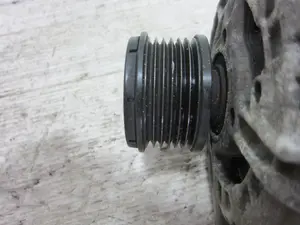 Foto de ALTERNADOR RENAULT CLIO III 1.5 dCi Diesel (106 CV / 78 KW) referencia 8200390675 foto 5