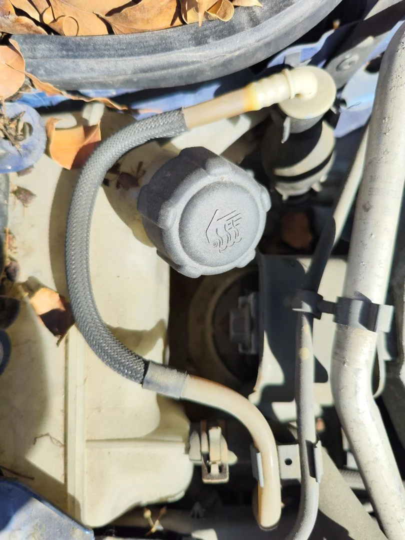 Foto de DEPOSITO EXPANSION RENAULT MEGANE II BERLINA 5P 1.5 dCi Diesel (101 CV / 74 KW)