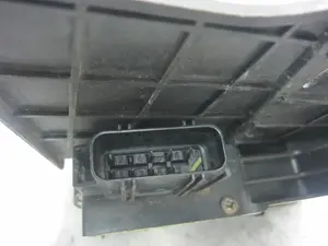 Foto de CERRADURA PUERTA DELANTERA DERECHA FORD FIESTA (CBK) 1.4 TDCi CAT (68 CV / 50 KW) referencia 2S61A21978 foto 6