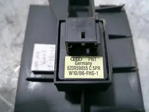 Foto de MANDO ELEVALUNAS DELANTERO DERECHO AUDI A4 CABRIOLET (8H) 2.0 TDI (140 CV / 103 KW) referencia 8Z0959855C foto 2