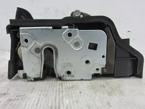 Foto de CERRADURA PUERTA DELANTERA IZQUIERDA BMW SERIE 3 COMPACTO (E46) 2.0 16V Diesel CAT (150 CV / 110 KW) referencia 8253431 foto 2