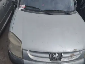 Foto de CAPO PEUGEOT PARTNER (S2) 1.9 Diesel (69 CV / 51 KW) referencia 9839337980