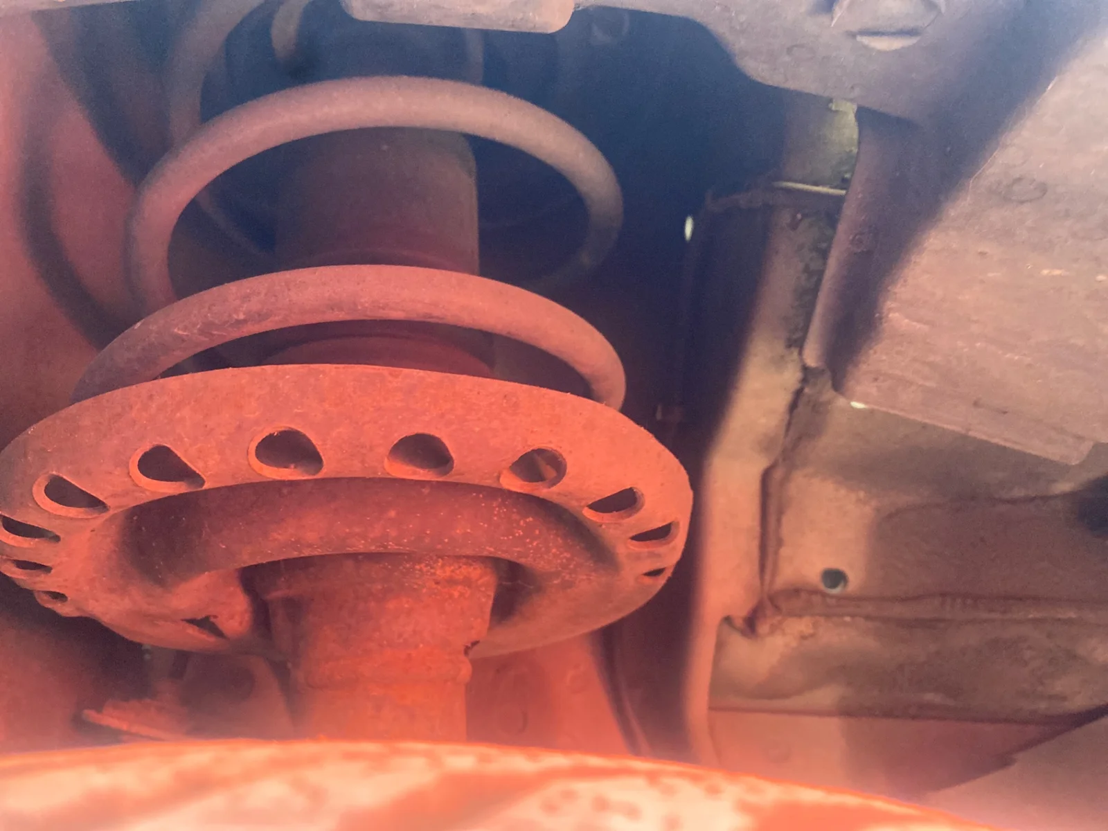 Foto de AMORTIGUADOR DELANTERO DERECHO NISSAN MICRA (K12E) 1.2 CAT (65 CV / 48 KW)