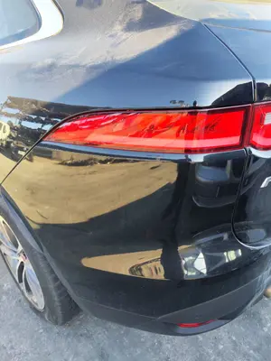 Foto de PILOTO TRASERO IZQUIERDO JAGUAR F-PACE 3.0 V6 Diesel CAT (301 CV / 221 KW) referencia HK8313405