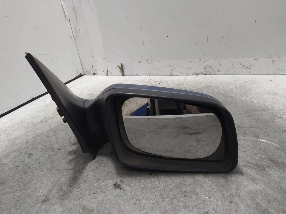 Foto de RETROVISOR DERECHO OPEL ASTRA G BERLINA 2.0 DTI (101 CV / 74 KW) referencia 061094