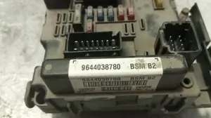 Foto de CAJA RELES / FUSIBLES PEUGEOT 307 (S1)(04.2001) 1.6 16V CAT (109 CV / 80 KW) referencia 9644038780 foto 2