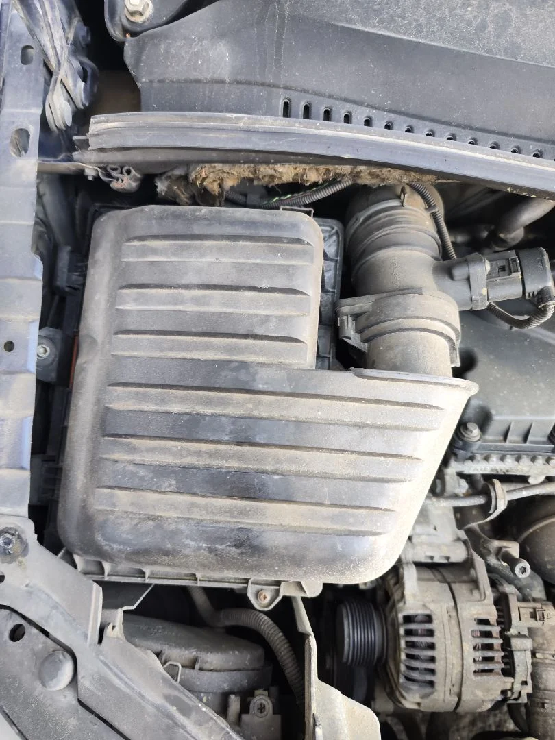Foto de CAJA FILTRO AIRE SEAT ALHAMBRA (7V9) 1.9 TDI (116 CV / 85 KW)
