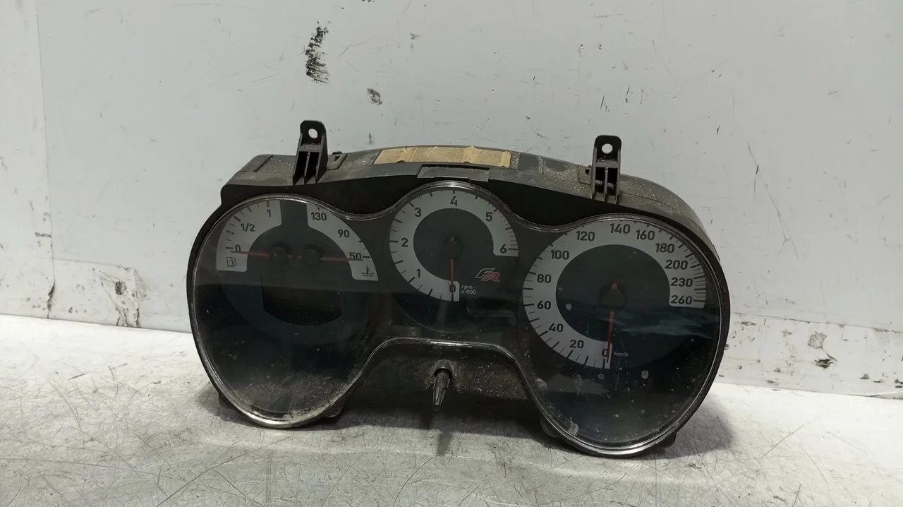 Foto de CUADRO INSTRUMENTOS SEAT LEON (1P1) 2.0 TDI (170 CV / 125 KW) referencia 1P0920825A