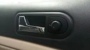 Foto de MANETA INTERIOR DELANTERA IZQUIERDA VOLKSWAGEN PASSAT BERLINA (3B3) 1.9 TDI (131 CV / 96 KW) referencia 3B1837113L FKZ foto 3