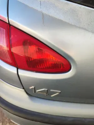 Foto de PILOTO TRASERO IZQUIERDO INTERIOR ALFA ROMEO 147 (190) 1.9 JTD CAT (110 CV / 81 KW)