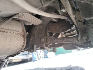 Foto de BRAZO SUSPENSION TRASERO IZQUIERDO FORD FOCUS BERLINA (CAK) 1.6 16V CAT (101 CV / 74 KW) referencia 1064128
