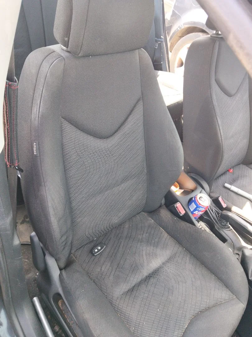 Foto de ASIENTO DELANTERO DERECHO PEUGEOT 308 1.6 16V HDi (90 CV / 66 KW)
