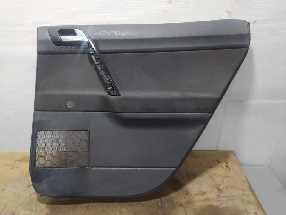 Foto de GUARNECIDO PUERTA TRASERA DERECHA VOLKSWAGEN POLO IV (9N1) 1.9 SDI (64 CV / 47 KW) referencia 6Q6867212