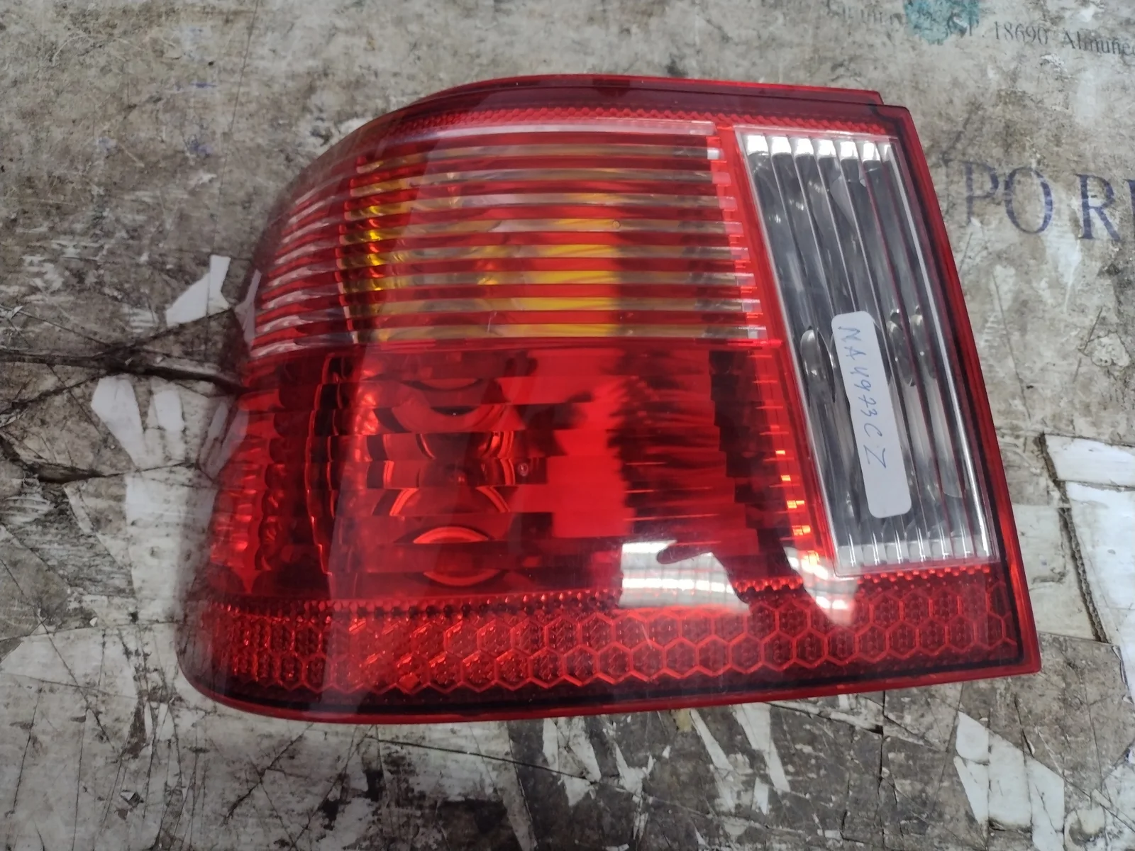 Foto de PILOTO TRASERO IZQUIERDO SEAT IBIZA (6K1) 1.9 TDI (90 CV / 66 KW) referencia 6K6945257C
