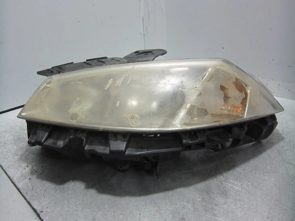 Foto de FARO IZQUIERDO RENAULT MEGANE II COUPE/CABRIO 1.9 dCi Diesel (120 CV / 88 KW) referencia 8200073220J
