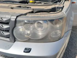Foto de FARO IZQUIERDO LAND ROVER RANGE ROVER SPORT 4.4 V8 CAT (299 CV / 220 KW) referencia LR030759