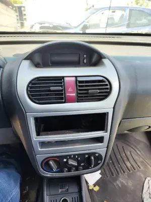 Foto de CONSOLA CENTRAL OPEL COMBO (CORSA C) 1.3 16V CDTI CAT (Z 13 DT / LN9) (69 CV / 51 KW)