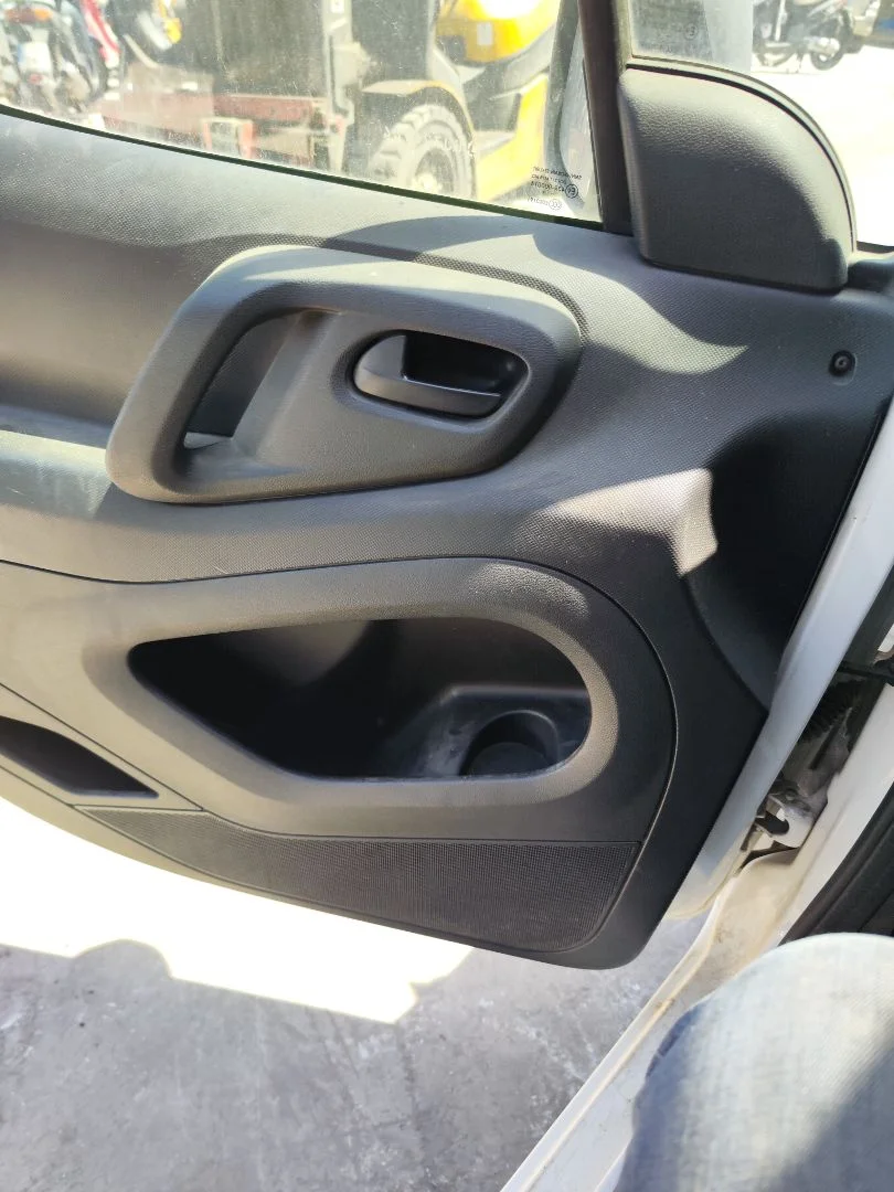 Foto de CENTRALITA CONFORT CITROEN BERLINGO FURGÓN 1.6 Blue-HDI FAP (99 CV / 73 KW)
