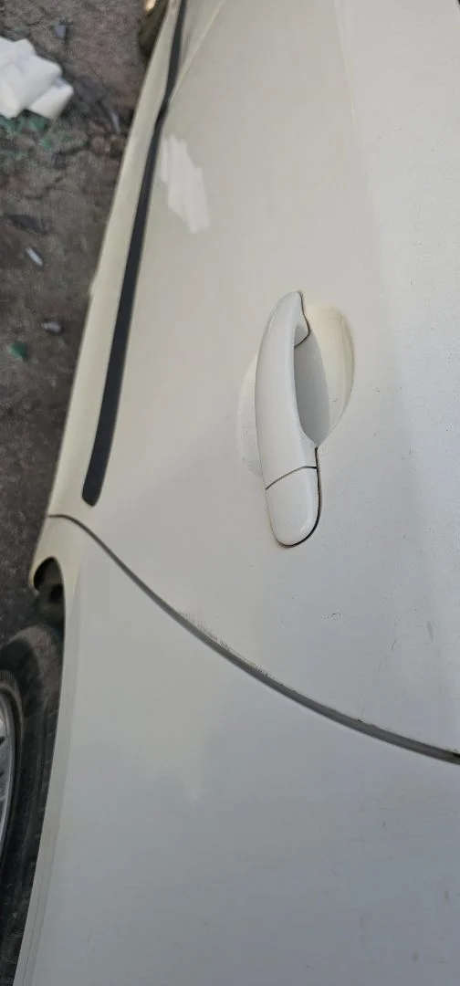 Foto de MANETA EXTERIOR TRASERA IZQUIERDA SKODA FABIA (5J2) 1.2 (60 CV / 44 KW) referencia 3B0837205G 01C