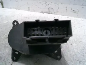 Foto de MANDO LUCES FORD TOURNEO CONNECT (TC7) 1.8 TDCi CAT (90 CV / 66 KW) referencia YC1T13A024EB foto 4