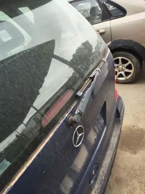 Foto de BRAZO LIMPIA TRASERO MERCEDES-BENZ CLASE A (BM 168) 1.4 CAT (82 CV / 60 KW) referencia A1688201044