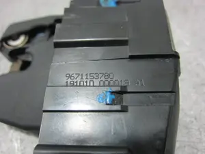 Foto de CERRADURA MALETERO / PORTON CITROEN GRAND C4 PICASSO referencia 9671153780 foto 2
