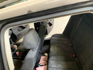 Foto de GOMAS CONTORNO PUERTA VOLKSWAGEN PASSAT VARIANT (3C5) 2.0 TDI (140 CV / 103 KW) referencia 3AF837644 foto 2