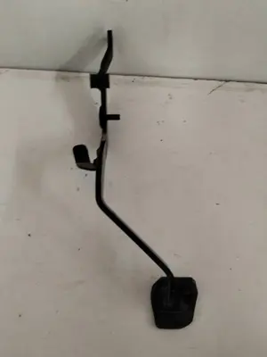 Foto de PEDAL EMBRAGUE FORD TRANSIT CONNECT (TC7) 1.8 TDDI Turbodiesel CAT (90 CV / 66 KW) foto 2