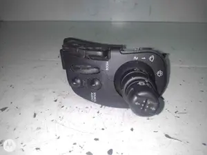 Foto de MANDO LIMPIA RENAULT CLIO III referencia 88103009 foto 3