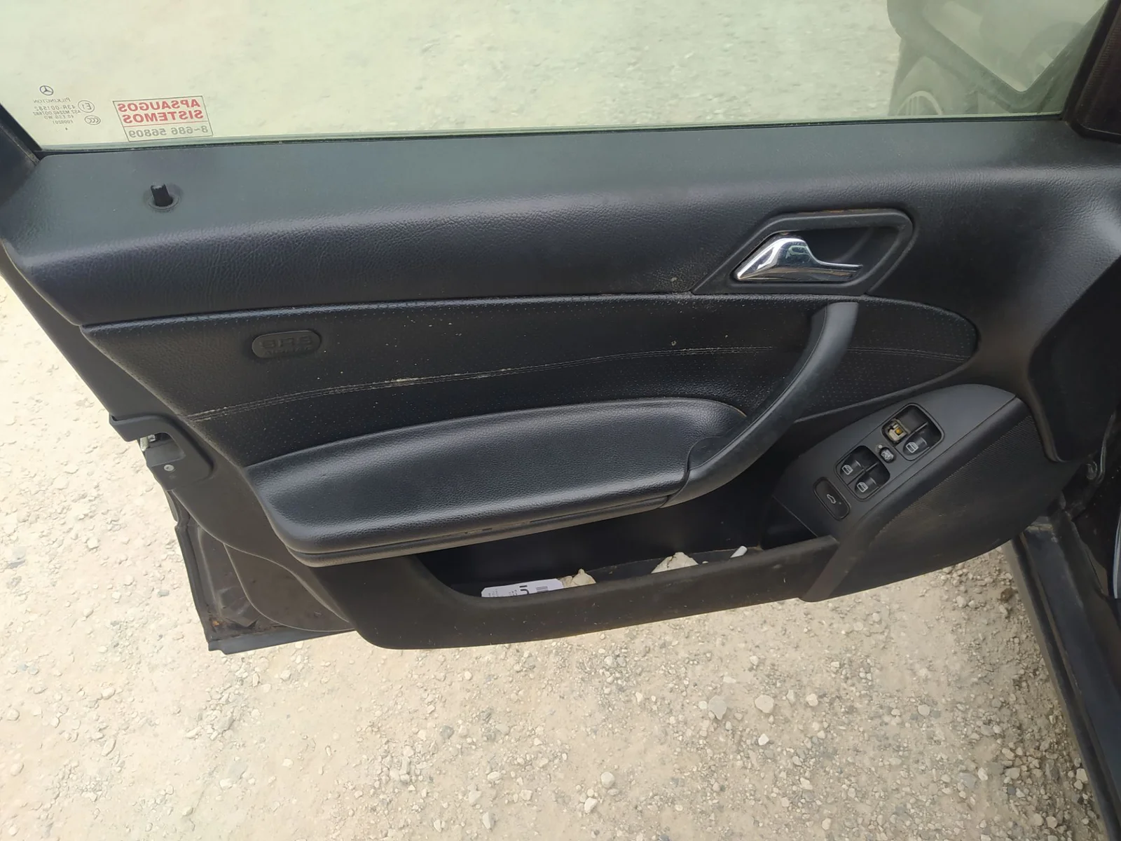 Foto de RETENEDOR PUERTA MERCEDES-BENZ CLASE C (BM 203) BERLINA 2.2 CDI CAT (150 CV / 110 KW) referencia A2037200116