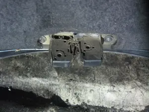 Foto de CERRADURA MALETERO / PORTON RENAULT ESPACE IV (JK0) 2.0 16V (136 CV / 100 KW) referencia 8200000894