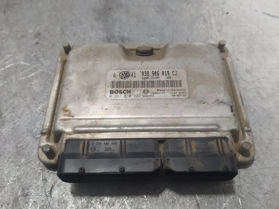 Foto de CENTRALITA MOTOR UCE VOLKSWAGEN GOLF IV BERLINA (1J1)(10.1997) 1.9 TDI (116 CV / 85 KW) referencia 038906019CJ