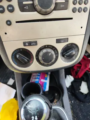 Foto de MANDO CALEFACCION / AIRE ACONDICIONADO OPEL CORSA D 1.2 16V CAT (Z 12 XEP / LB4) (80 CV / 59 KW) referencia 13330680 foto 4