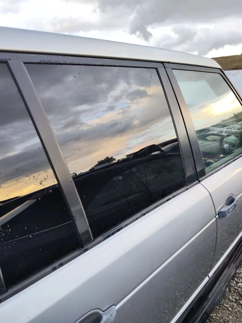 Foto de LUNA TRASERA DERECHA LAND ROVER RANGE ROVER (LM) 4.4 V8 CAT (306 CV / 225 KW)