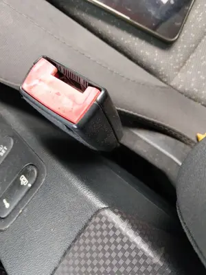 Foto de PRETENSOR AIRBAG DERECHO SEAT ALTEA (5P1) 1.9 TDI (105 CV / 77 KW)