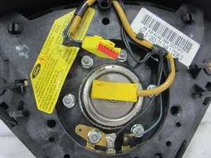 Foto de AIRBAG DELANTERO IZQUIERDO FORD FOCUS BERLINA (CAK) 1.8 TDDI Turbodiesel CAT (90 CV / 66 KW) referencia 98ABA042B85 foto 4