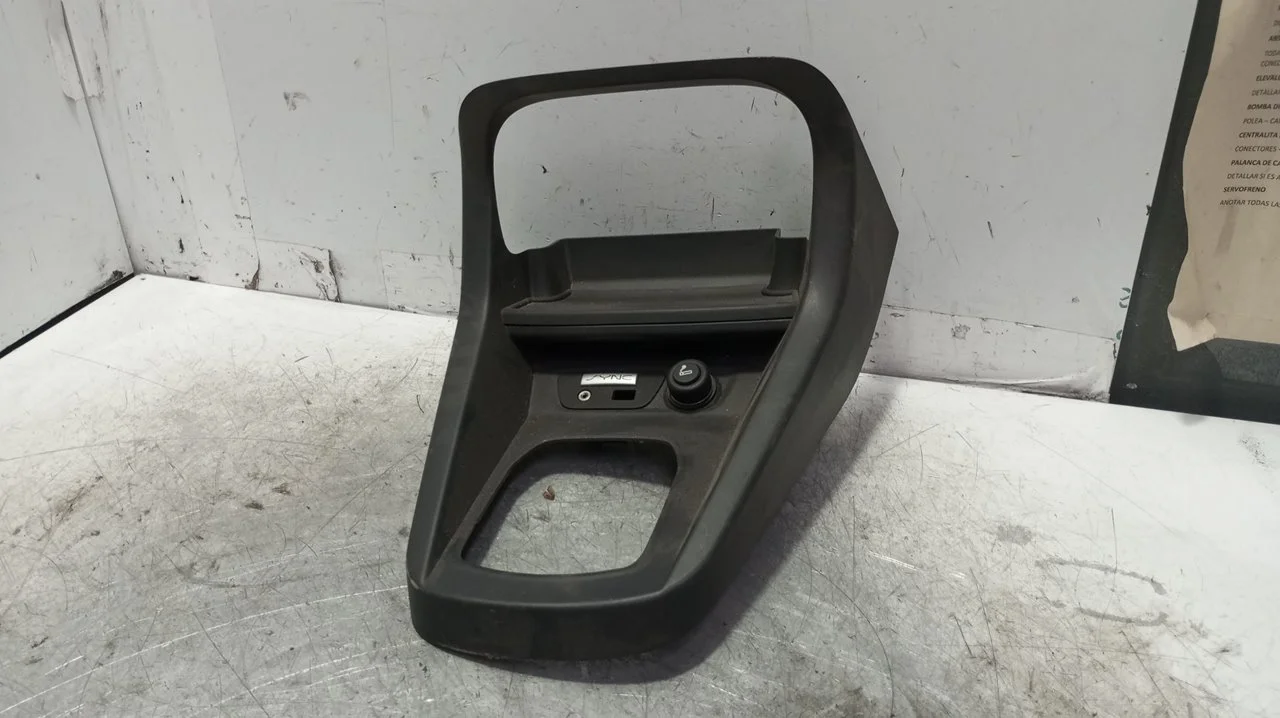 Foto de MOLDURA FORD KA+ (CDU) 1.2 Ti-VCT CAT (86 CV / 63 KW) referencia G1B5-A0441H96-A