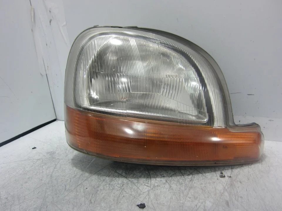 Foto de FARO DERECHO RENAULT KANGOO I (F/KC0) 1.9 dCi Diesel CAT (80 CV / 59 KW) referencia 7700308025